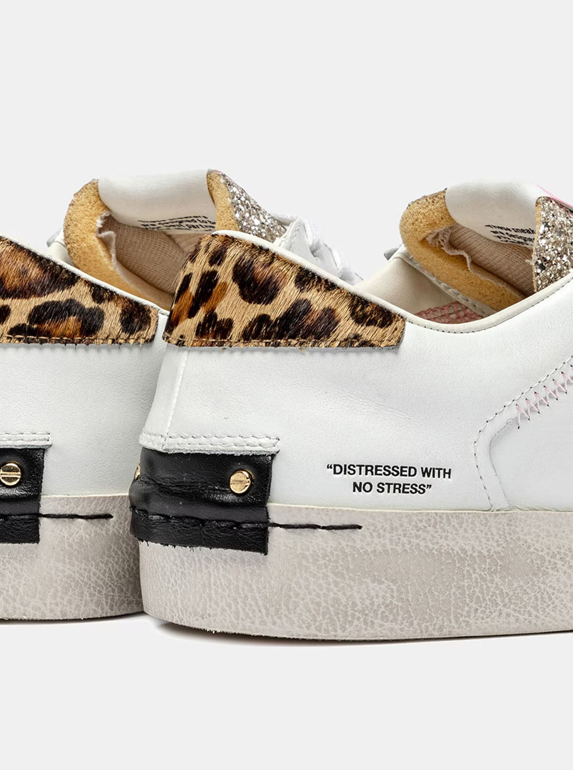 Deportivo "DISTRESSED" piel blanco