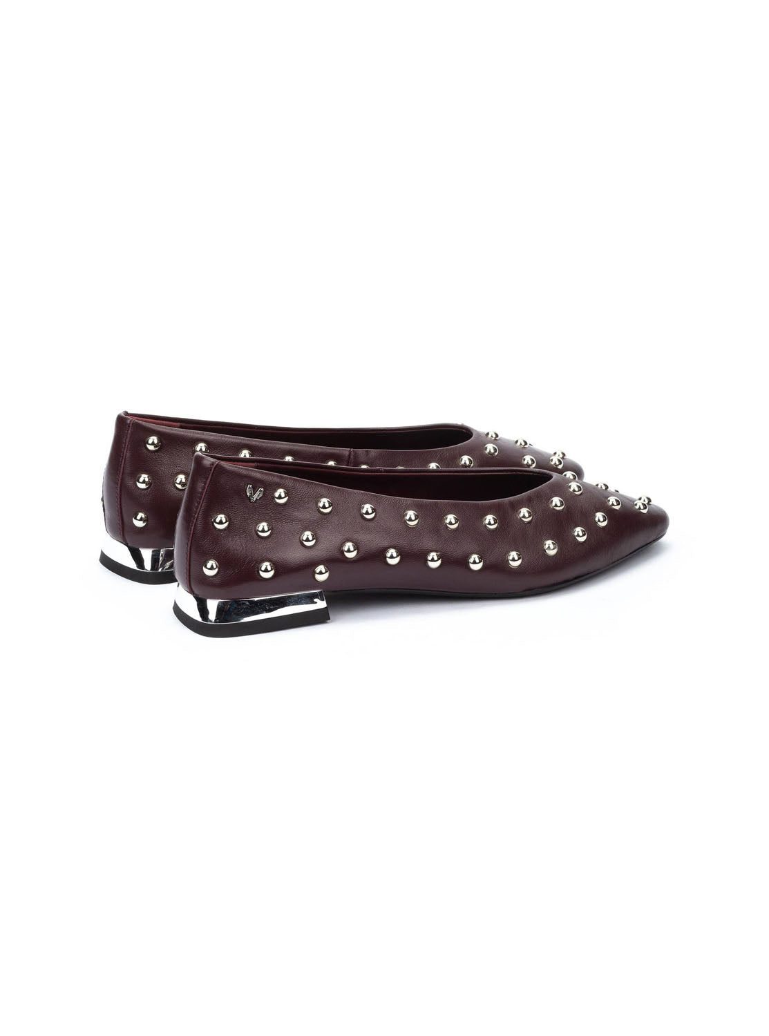 Bailarina basic tachas piel burdeos