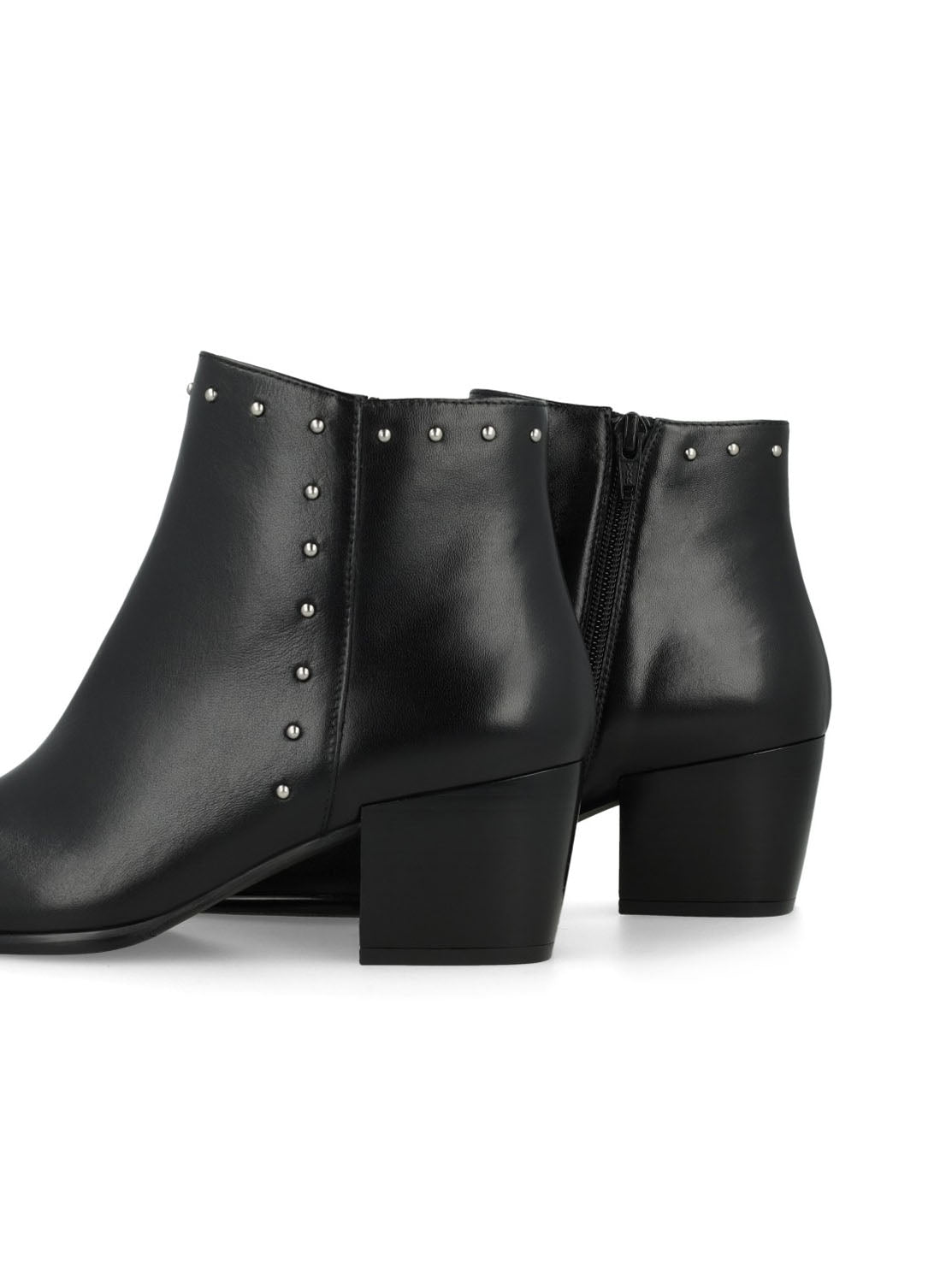 Botín micro tachas piel negro