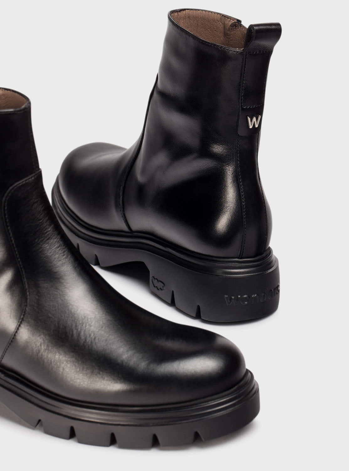 Botín track piel negro