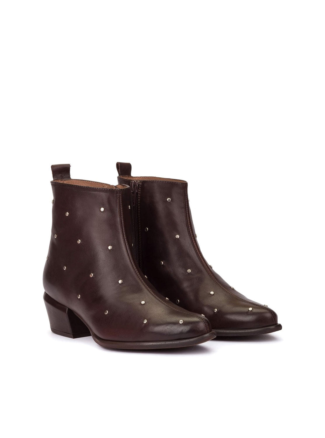 Botín micro tachas piel marrón