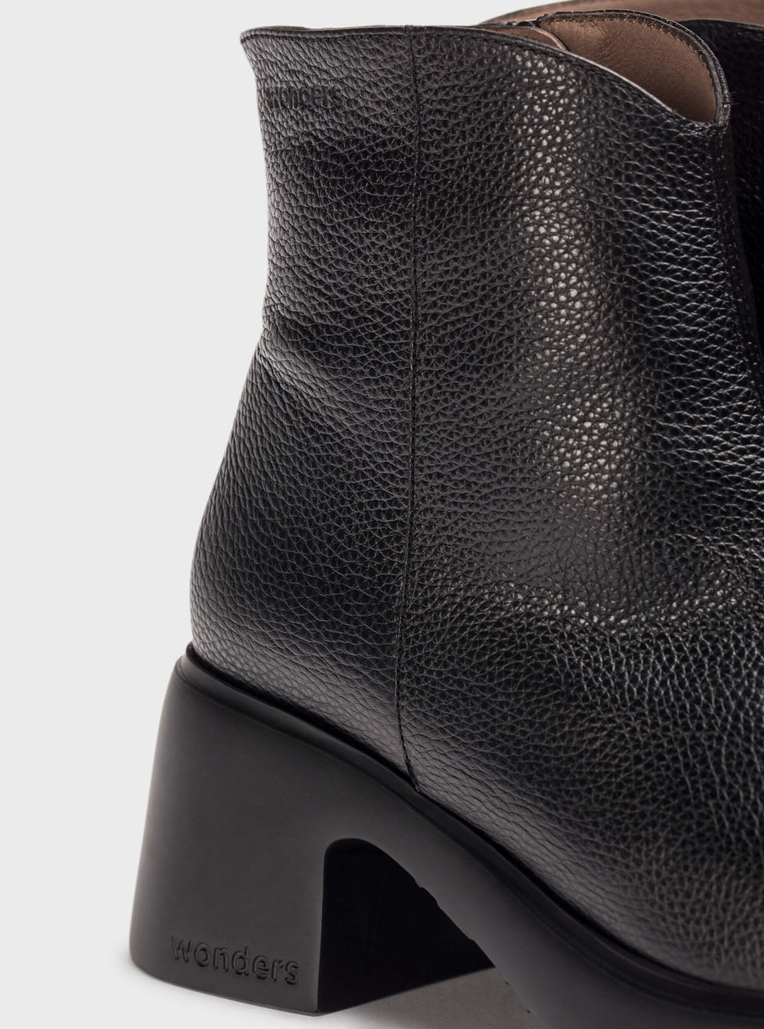 Botín confort basic piel negro