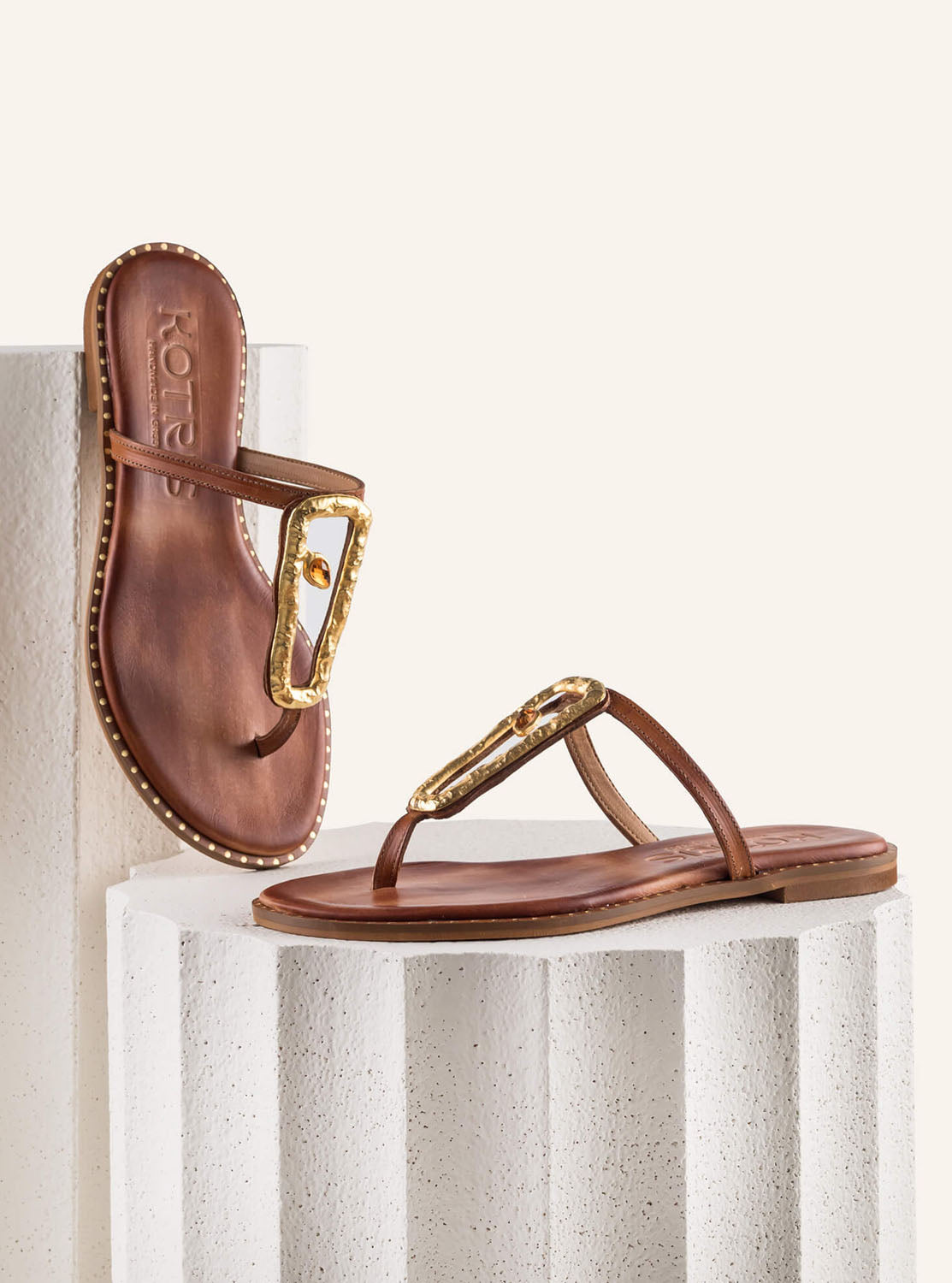 Sandalia griega basic piel camel