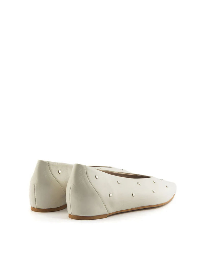 Bailarina tachas cuña piel blanco