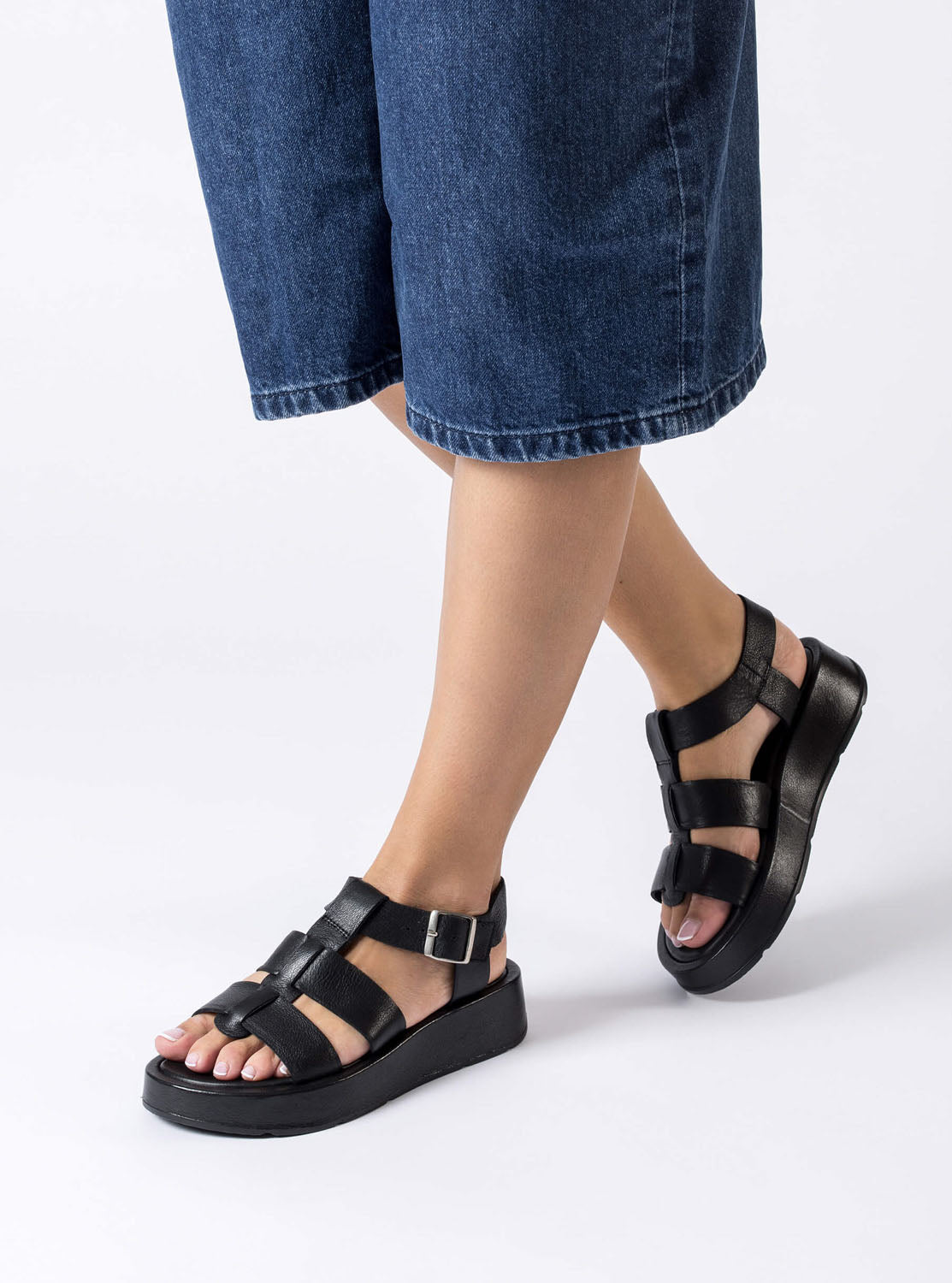 Sandalia romana sport piel negro