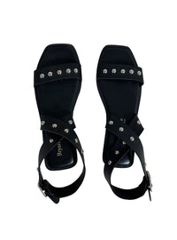 Sandalia pulsera tachas piel negro