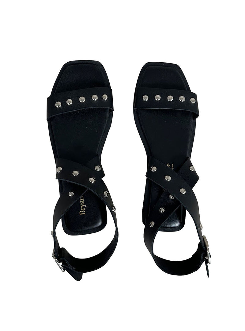 Sandalia pulsera tachas piel negro