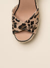 Sandalia tacón yute animal print