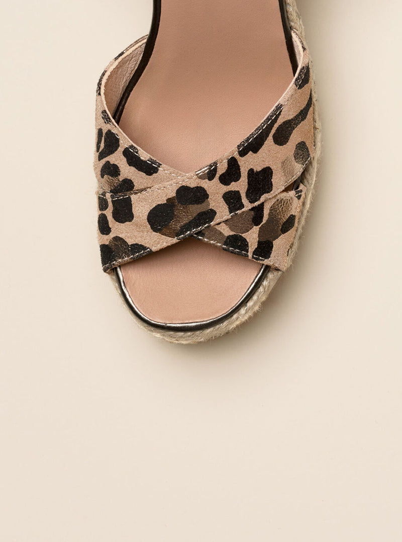 Sandalia tacón yute animal print