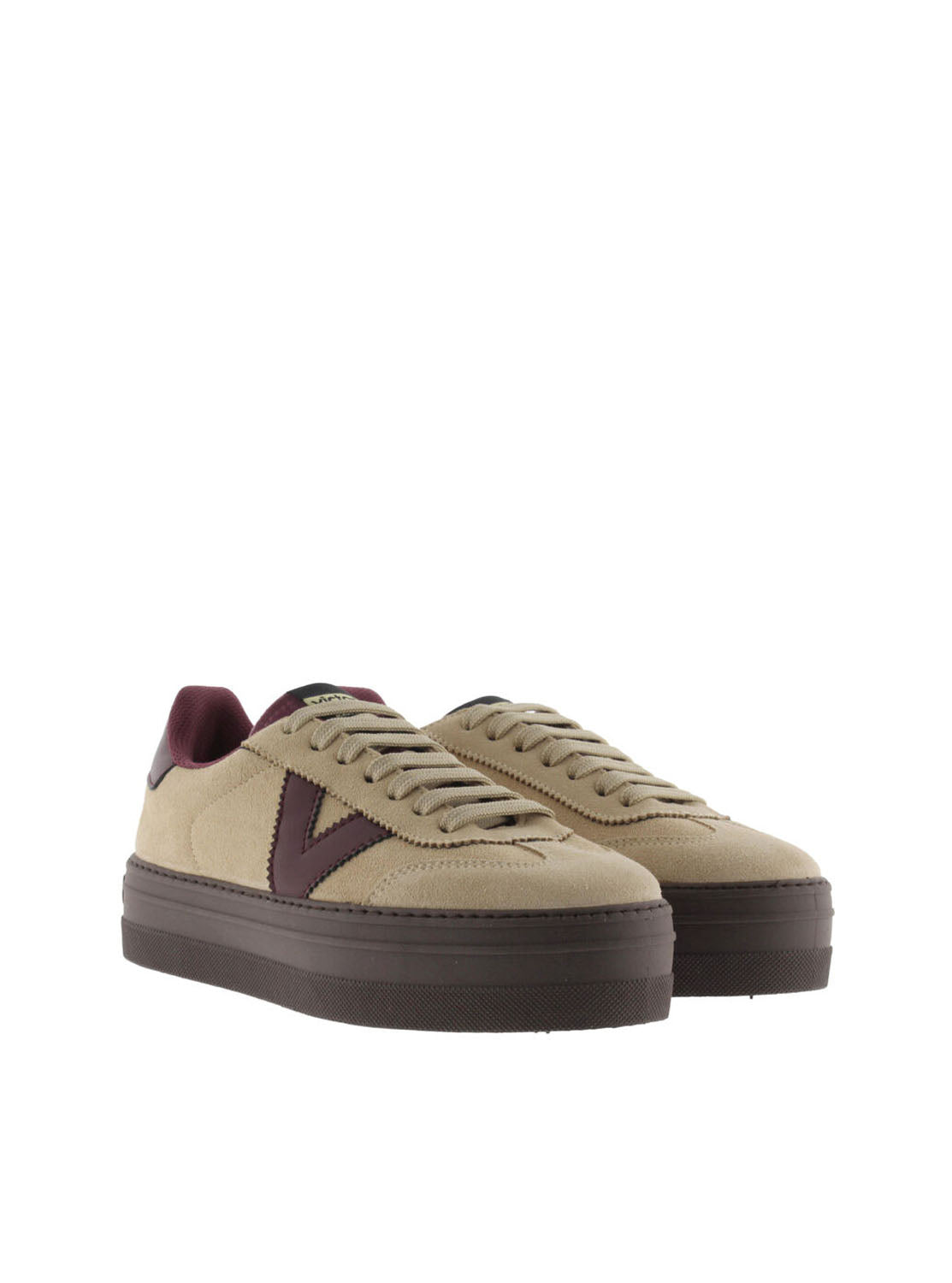 Deportivo plataforma ante beige