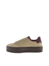 Deportivo plataforma ante beige