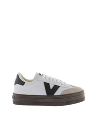 Deportivo plataforma blanco