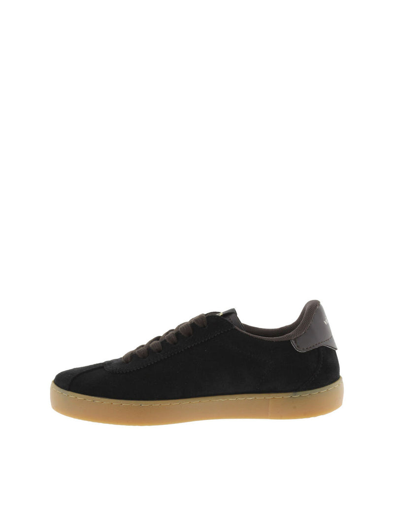 Deportivo retro ante negro