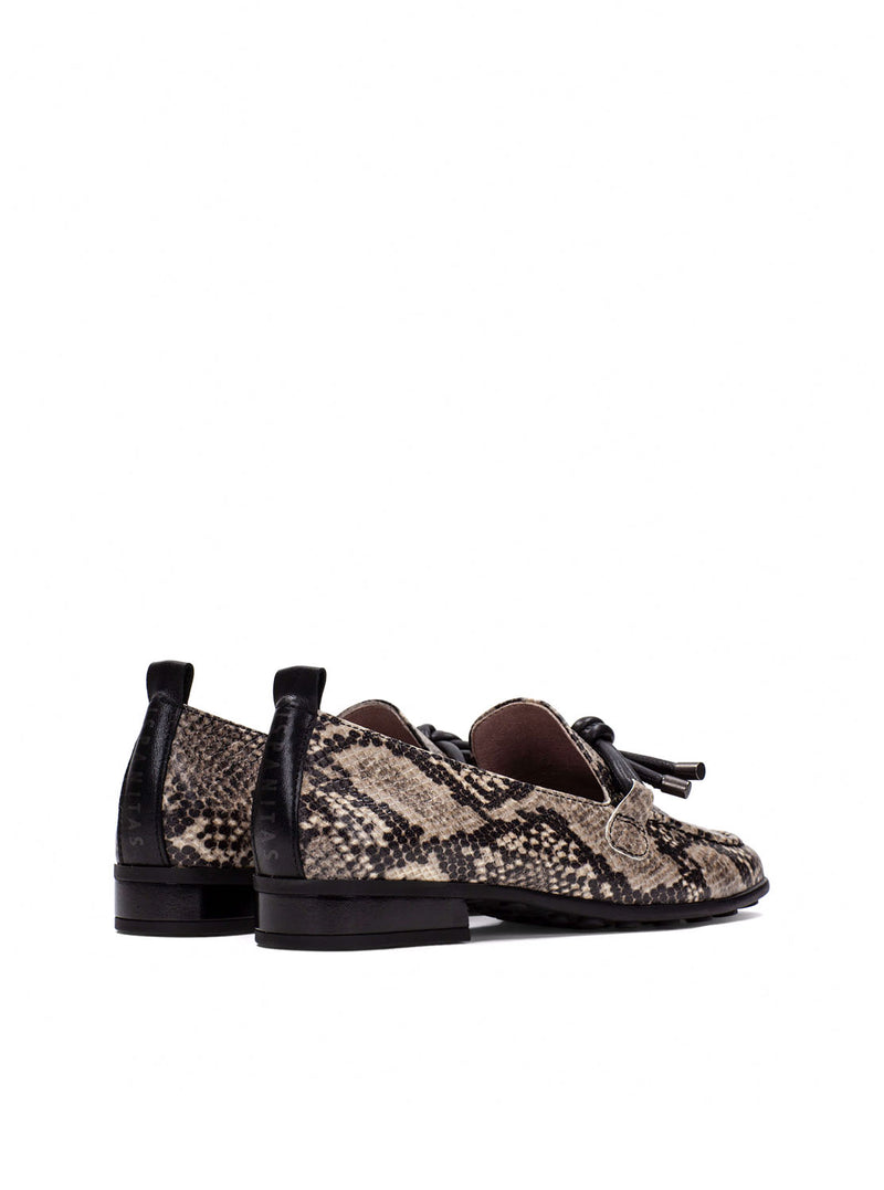 Mocasín nudo piel grabado serpiente