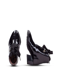 Botín lazo piel charol negro