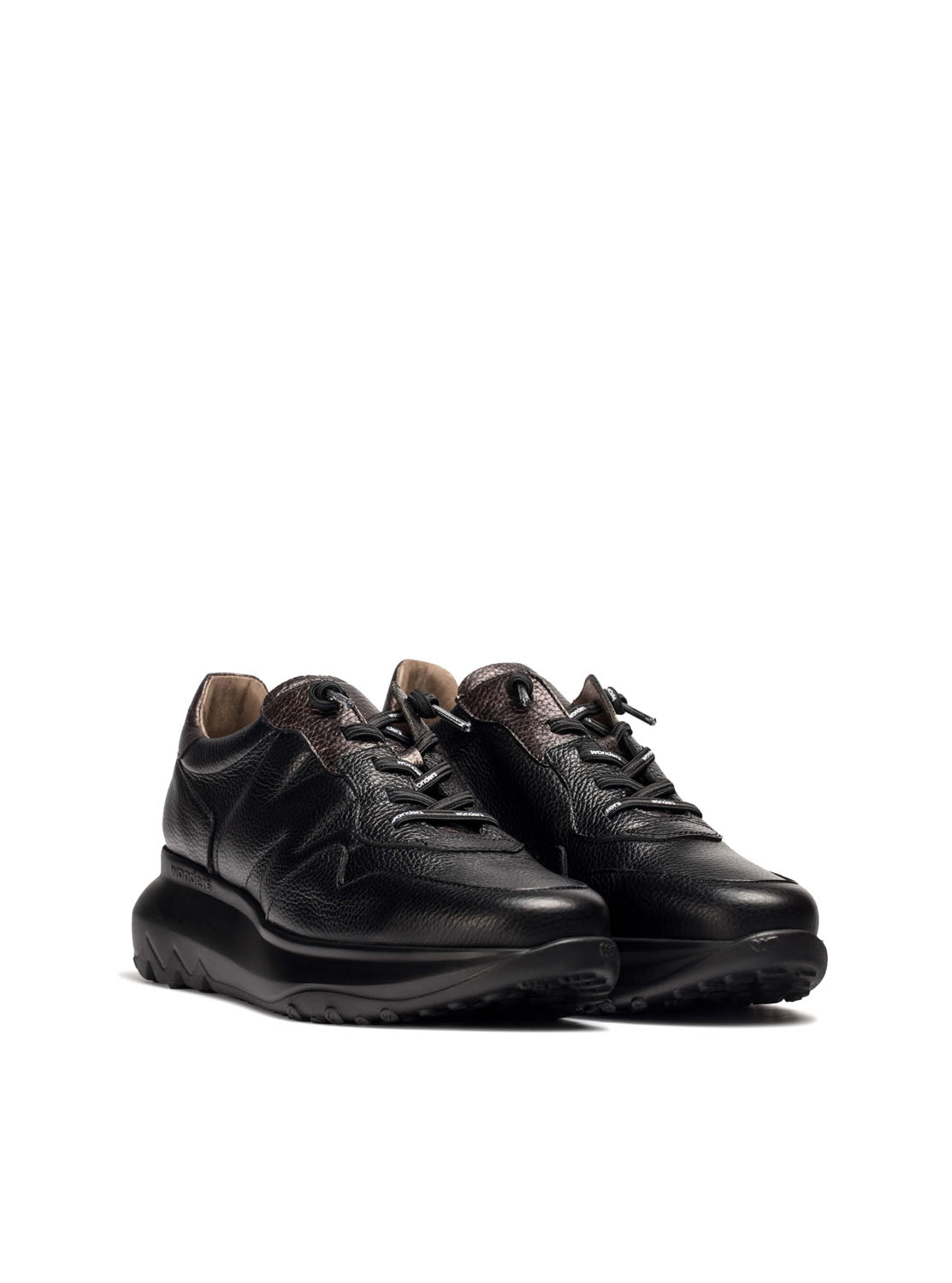 Deportivo FLY piel negro