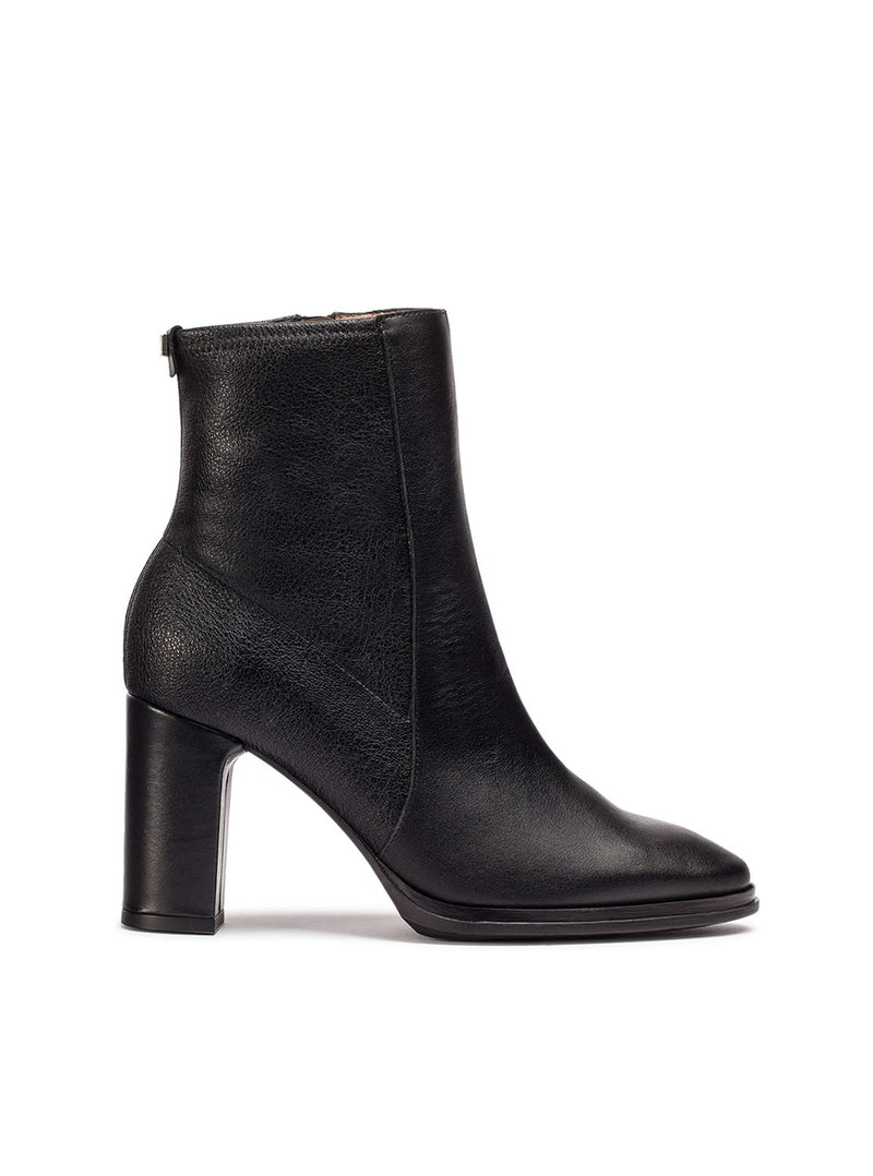 Botín tacón piel negro
