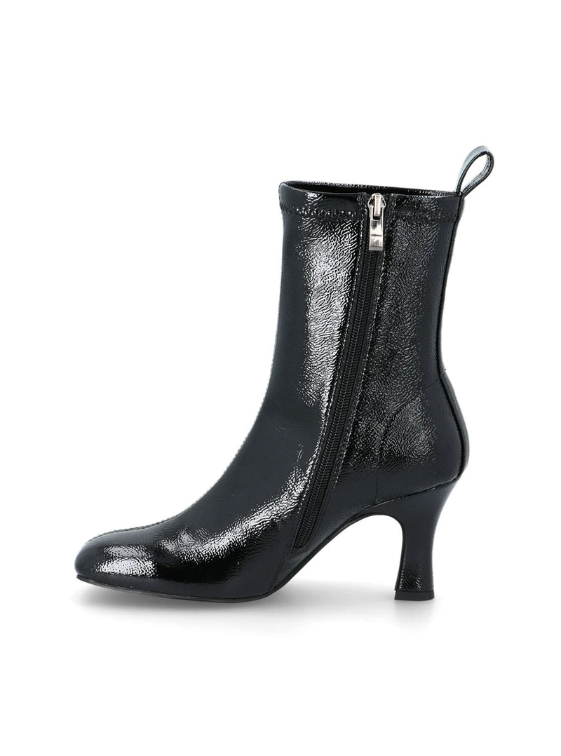 Botín tacón piel charol negro