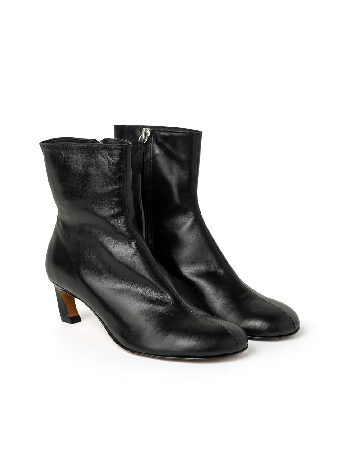 Botín basic piel tacón negro