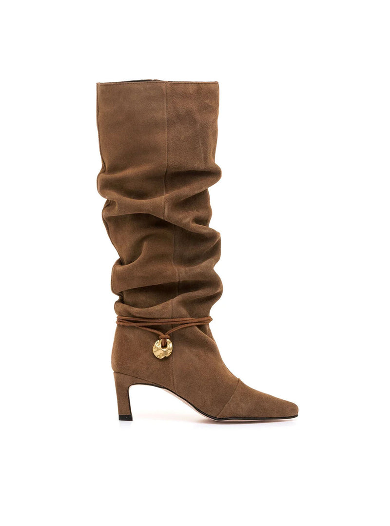 Bota "GALA" ante visón